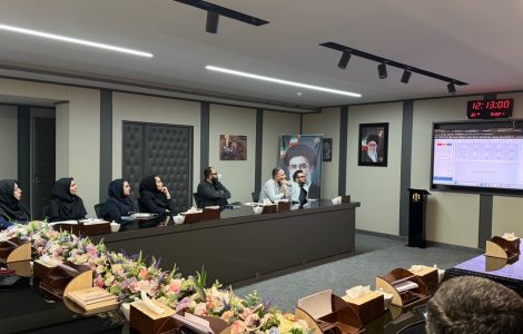 حضور کارکنان شرکت تجهیز محیط در جلسه آموزشی نرم‌افزار آرشیو اسناد و مدارک